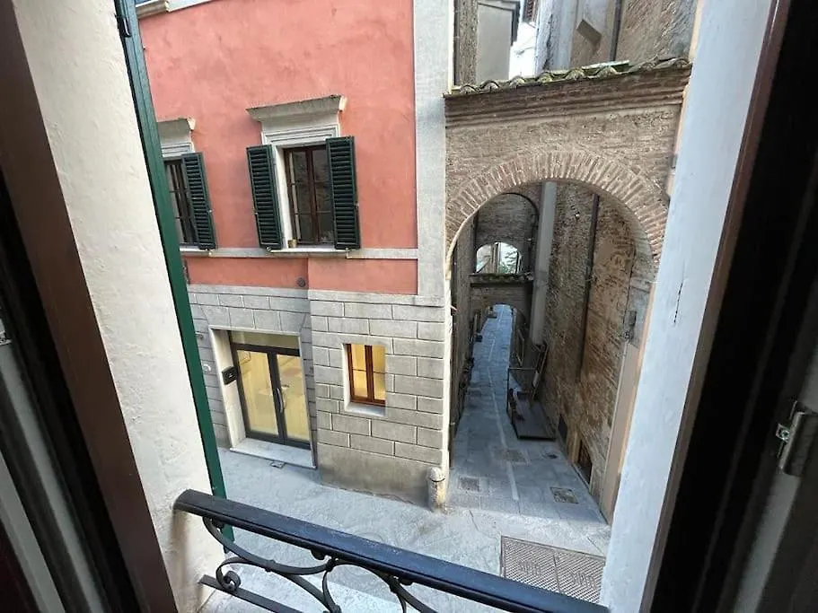 A Due Passi Da Piazza Grande Apartment Montepulciano 0*,